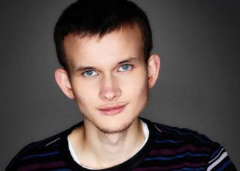 Vitalik：隱私是AI時代最基本核心，你要懂自由、秩序到進步三個維度