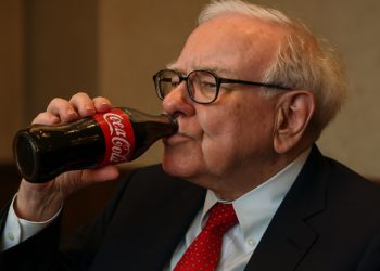 可口可樂股價逆勢創新高！學習巴菲特能讓你的投資免受經濟衰退影響嗎？