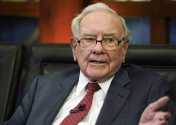 波克夏Q1持股公開：巴菲特清空花旗減持金融股、大舉加碼這支酒廠，申請神秘持倉引關注