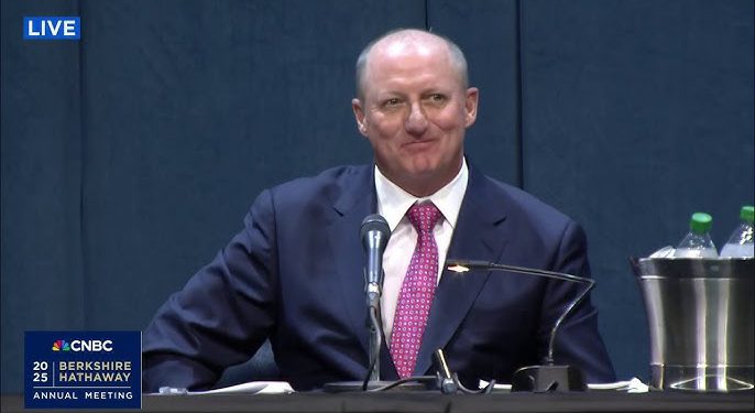 巴菲特欽點「波克夏接班人」阿貝爾 Greg Abel 是誰？他怎麼看待加密貨幣？