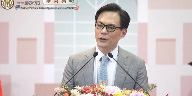 台灣大哥大林之晨「生為台灣人，死為台灣鬼」震撼台大畢業生：年輕人尋找天命吧