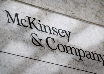 麥肯錫裁員10%創百年歷史最慘！疫情紅利消退、AI崛起…高薪白領也迎生存挑戰