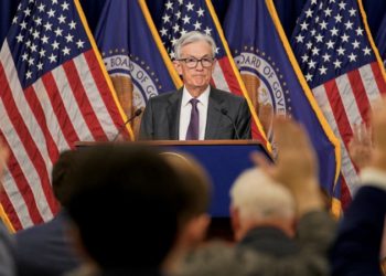 Fed為何死守高利率？聯準會傳聲筒：鮑爾在等「夠爛」的經濟衰退訊號、高盛料7月開始降息