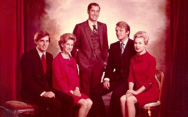 紐約時報長文：從頭挖出川普家族的「加密血賺計畫」