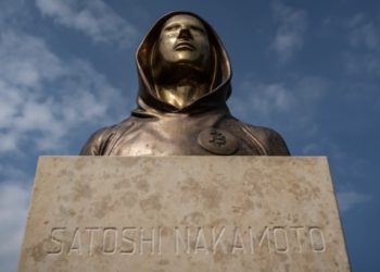 中本聰成全球第11大富豪超越巴菲特、黃仁勳…錢包沉睡16年比特幣價值1200億美元