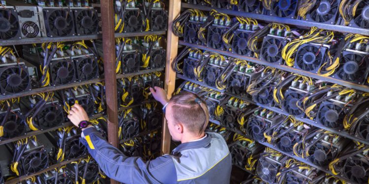 中國比特幣礦機三雄「德州蓋工廠」，應對30%關稅下美國算力需求