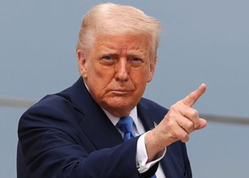 川普喊：所有人「立刻撤離德黑蘭」伊朗絕不能有核武，比特幣下殺10.6萬美元