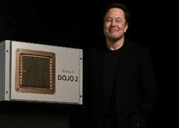 特斯拉超級電腦晶片 Dojo 2 能顛覆 AI 算力競賽？馬斯克：不排除之後外租算力