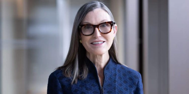 2 個月爽賺 2 億美元！女股神 ARK Invest 的加密貨幣煉金術