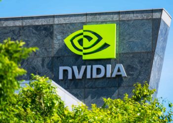 輝達Q2財報優於預期，為何股價卻下殺5%？NVIDIA面臨這三大挑戰