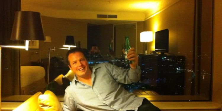 3 | 動區動趨-最具影響力的區塊鏈新聞媒體 澳洲男發現ATM「無限領錢Bug」搭私人飛機包下飯店,代價僅是坐一年牢