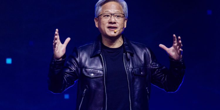 黃仁勳喊 AI 時代水電工最搶手，台灣藍領勞工真的更賺嗎？