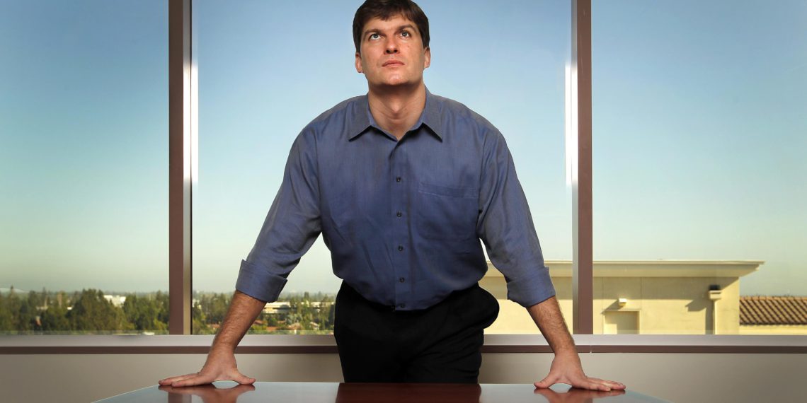 Michael Burry | 動區動趨-最具影響力的區塊鏈新聞媒體 《大賣空》本尊貝瑞沉寂2年再警告泡沫:有時最佳贏招,就是不參與