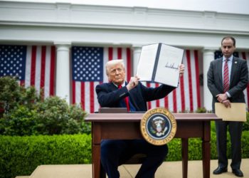 波動預警》美最高法院 5 日審川普關稅案，全球貿易神經再度緊繃