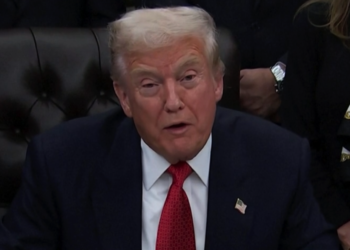 美國政府關門43天後重啟！川普深夜簽署法案：民主黨與拜登讓美國損失1.5兆美元