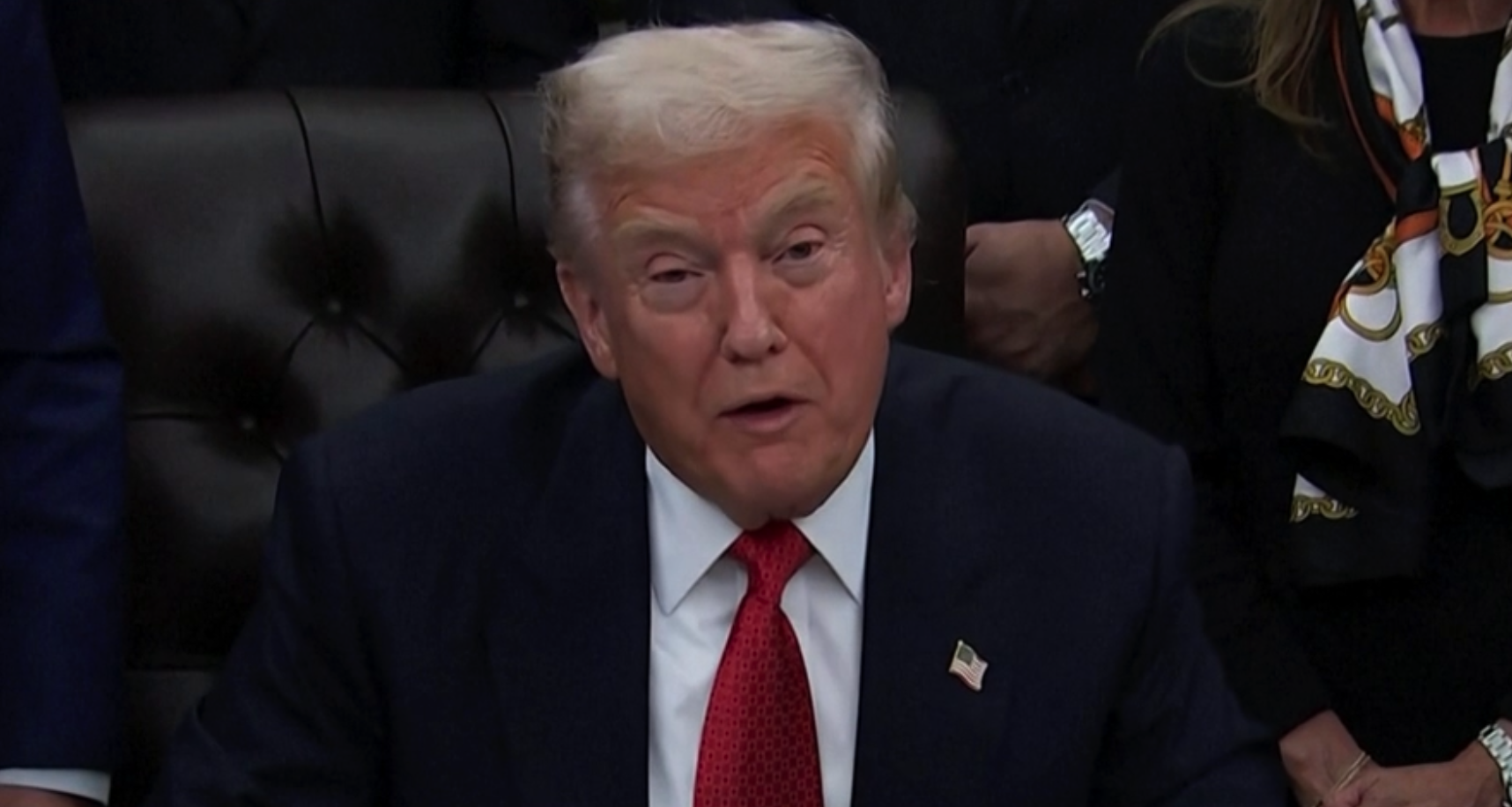 美國政府關門43天後重啟！川普深夜簽署法案：民主黨與拜登讓美國損失1.5兆美元