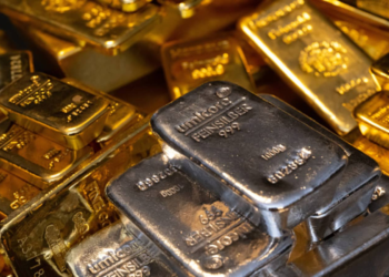 貴金屬市場急墜！黃金跌破4350美元、白銀重挫10%，年底獲利了結引爆集中賣壓