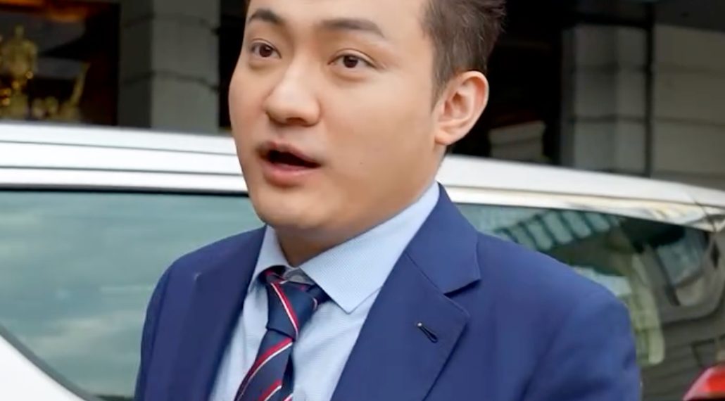 justinsun | 動區動趨-最具影響力的區塊鏈新聞媒體 孫宇晨被街訪逮中:巴菲特教我「慎選結婚對象」!我教他投資特斯拉、比特幣