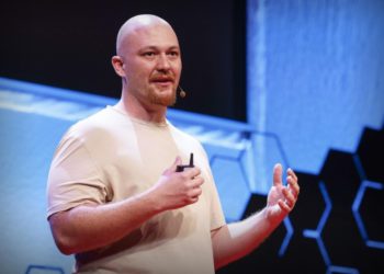 他曾被稱為「恐怖分子支持者」，如今他的 AI 公司 Replit 估值達 30 億美元