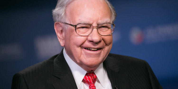 Warren Buffett | 動區動趨-最具影響力的區塊鏈新聞媒體 巴菲特執掌波克夏 60 年正式卸任執行長退休,生涯六大關鍵決策回顧