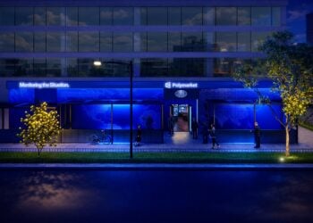 Polymarket 打造華府「酒吧戰情室」週五開幕，螢幕狂播彭博、航班、盤口資訊流