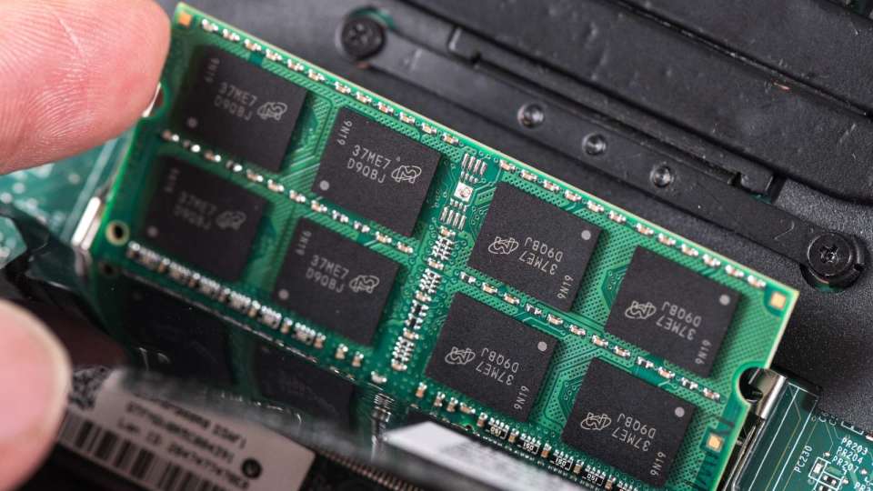 記憶體太貴：全球手機市場今年恐萎縮 13%，OPPO、vivo、小米等低價機喊漲