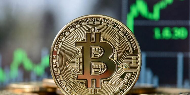 比特幣突破 6.8 萬、以太坊衝破 2100 美元！全網爆倉破 3.3 億美元，幣安合約客慘虧千萬