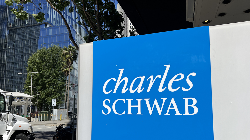 嘉信理財宣佈推出加密貨幣現貨交易平台 Schwab Crypto，首波開放 BTC、ETH