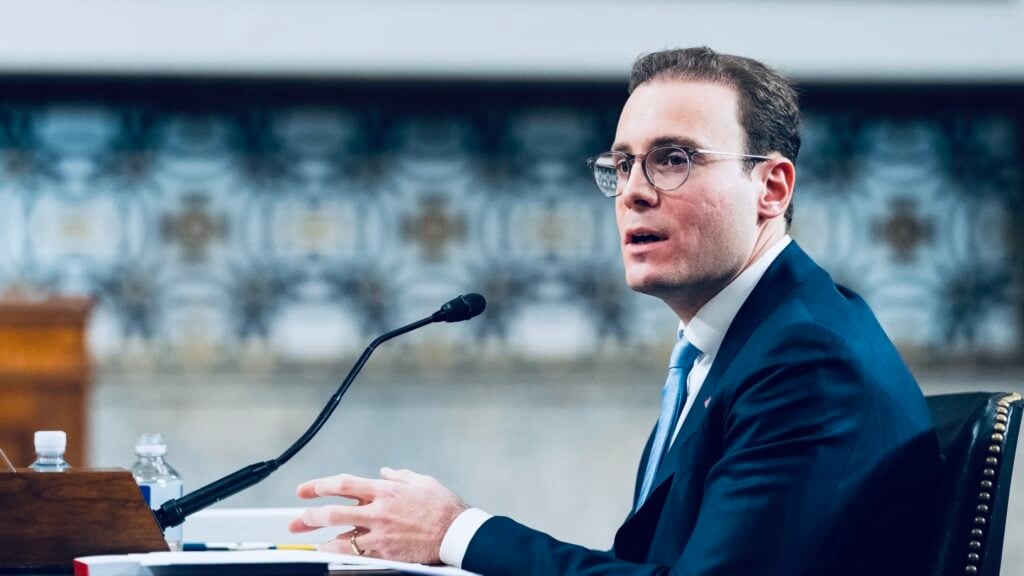 美國 CFTC 利用 AI 審查加密註冊！主席 Mike Selig：填補裁員空缺、效率變超高