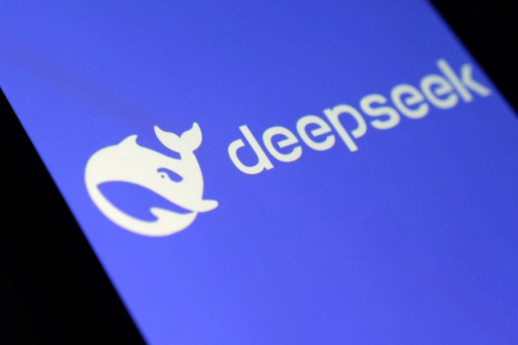DeepSeek V4 四月下旬發布，梁文鋒內部證實：百萬 token 視窗、完全跑在華為昇騰 950 PR 晶片