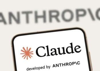 Anthropic 爆炸！Claude Code 50 萬行重要原始碼外洩：競爭者可逆向工程、Capybara 新模型證實