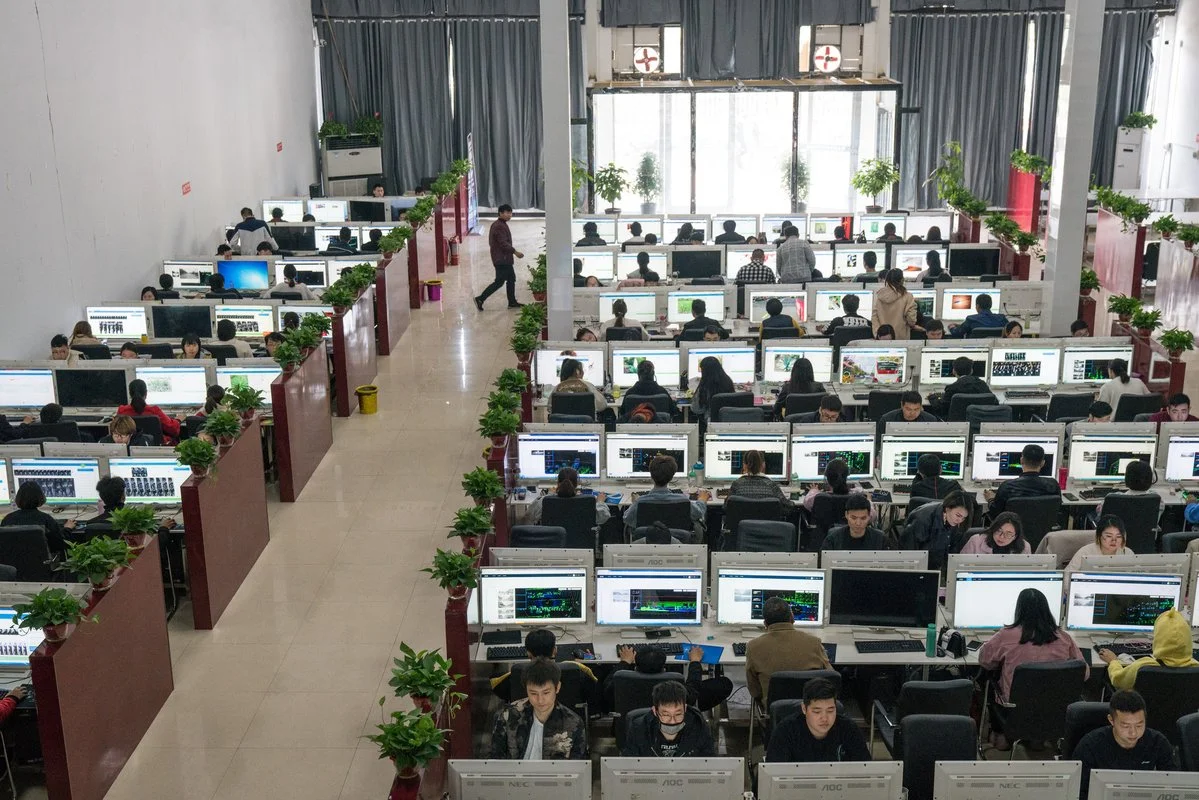 data-labeling-workers | 動區動趨-最具影響力的區塊鏈新聞媒體 數據標注工作情景