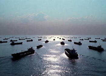 快訊》伊朗宣布「完全開放」荷姆茲海峽！原油價格應聲跳水，受惠黎巴嫩停火協議