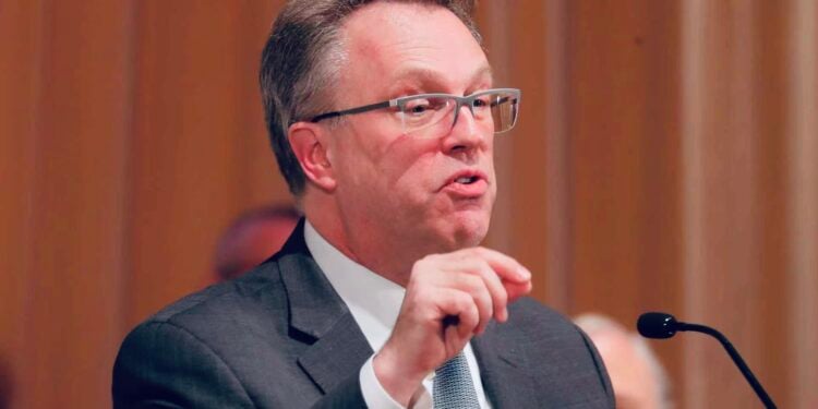 停滯性通膨陰霾再現！紐約聯準銀行總裁：美伊戰火拖累經濟，市場押注「今年不降息」