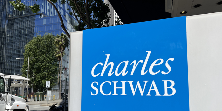 嘉信理財宣佈推出加密貨幣現貨交易平台 Schwab Crypto，首波開放 BTC、ETH
