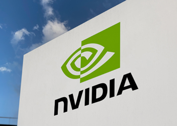 快訊》NVIDIA 輝達盤中創歷史新高「衝破 212.6 美元」！市值達 5.17 兆美元重登全球第一