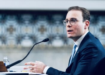 美國 CFTC 利用 AI 審查加密註冊！主席 Mike Selig：填補裁員空缺、效率變超高