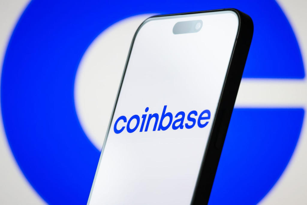 Coinbase 震撼裁員 14%！CEO 揭轉型內幕：淘汰純管理職、打造 AI 驅動「一人團隊」