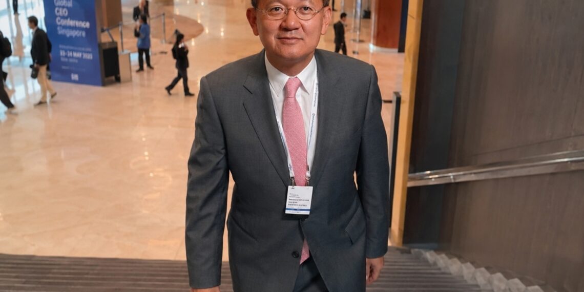 1 | 動區動趨-最具影響力的區塊鏈新聞媒體 國巨陳泰銘4900億登上新台灣首富!被動元件之王押 AI 年飆125%