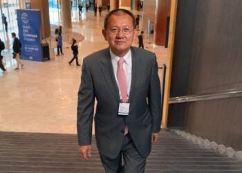 國巨陳泰銘4900億登上新台灣首富！被動元件之王押 AI 年飆125%