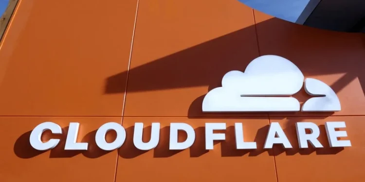 Cloudflare「裁員 1100 人」盤後暴跌 17%，CEO：轉向 AI 優先發展模式