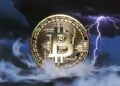 Coinbase 比特幣溢價指數跌至 -0.1011% 創 4 月以來新低！交易員警告：比特幣恐下殺 7.4 萬鎂
