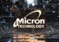 美光 $MU 股價衝破 880 美元創歷史新高！瑞銀喊漲到 1625 美元：AI 長約護體，DRAM 恐缺貨至 2028 年