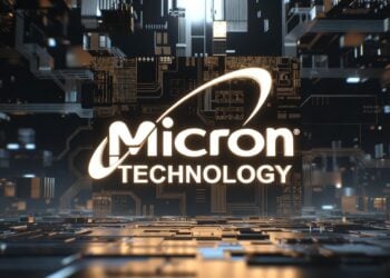 美光 $MU 股價衝破 880 美元創歷史新高！瑞銀喊漲到 1625 美元：AI 長約護體，DRAM 恐缺貨至 2028 年