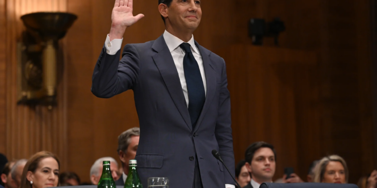 華許 Kevin Warsh 於白宮宣誓正式就任 Fed 主席！川普：請保持絕對獨立