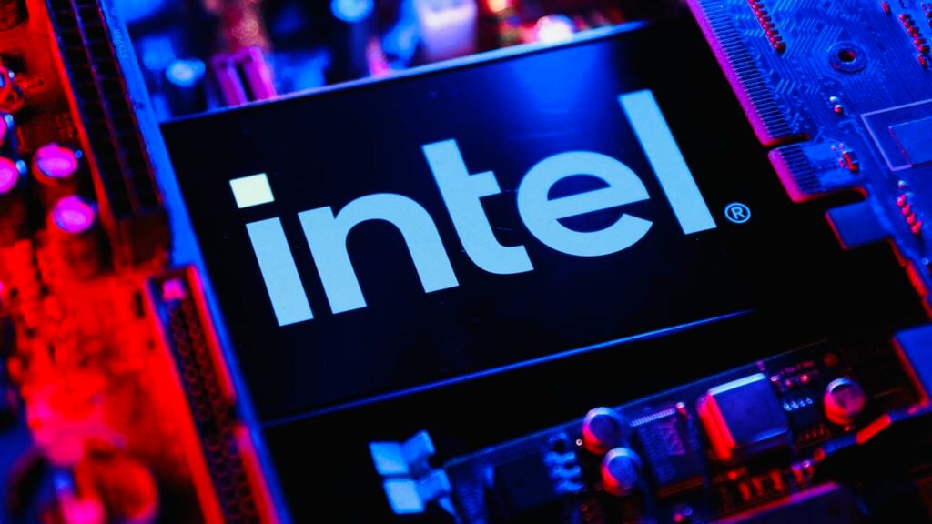 英特爾股價狂飆 12%!Google 轉單 Intel 生產 300 萬顆 TPU,Nvidia 也正測試 18A 製程