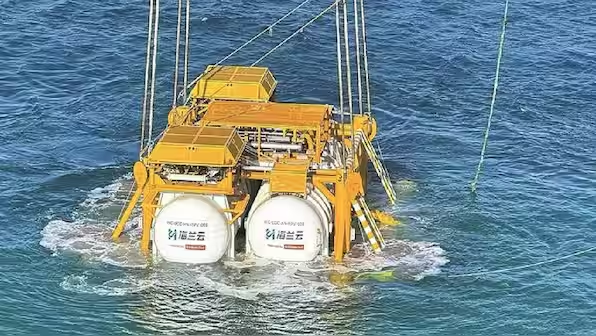全球首座!中國啟用風力發電「水下數據中心」:能源效率達 1.15、零耗水迎戰 AI 算力潮