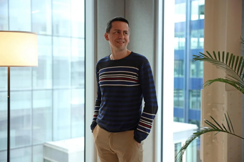 Google 人才大失血!諾貝爾獎得主 John Jumper 離開 DeepMind 跳槽至 Anthropic