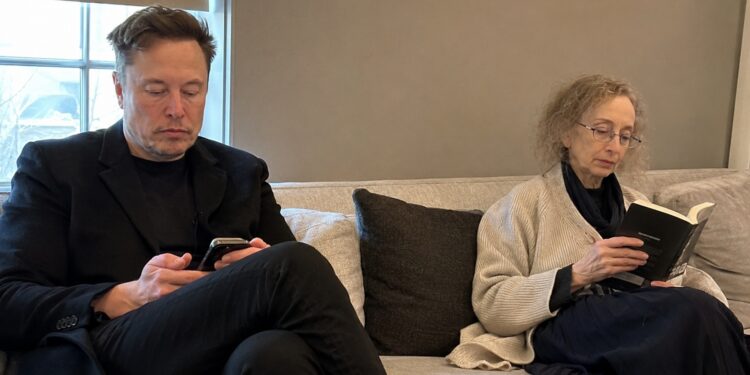 elon | 動區動趨-最具影響力的區塊鏈新聞媒體 評論》88歲文學教母嗆馬斯克「暴發戶不讀書」,但他真把科幻小說的火箭射出去了
