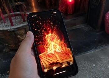 台灣開發者《賽博燒金紙》攻進 App Store 免費榜第 5 名，無煙環保積陰德